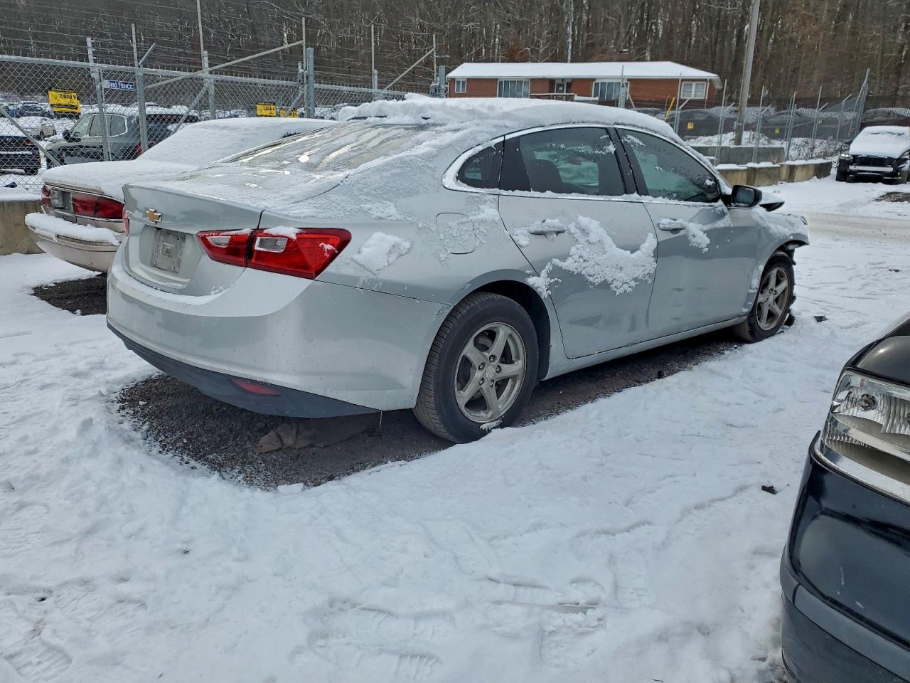 2018 CHEVROLET MALIBU LS photo 3