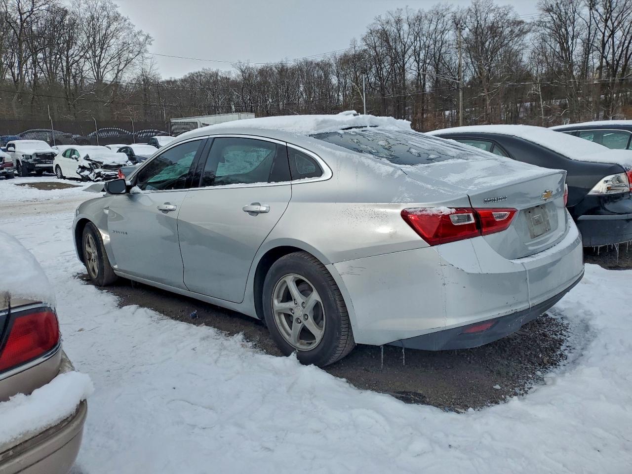 2018 CHEVROLET MALIBU LS photo 2