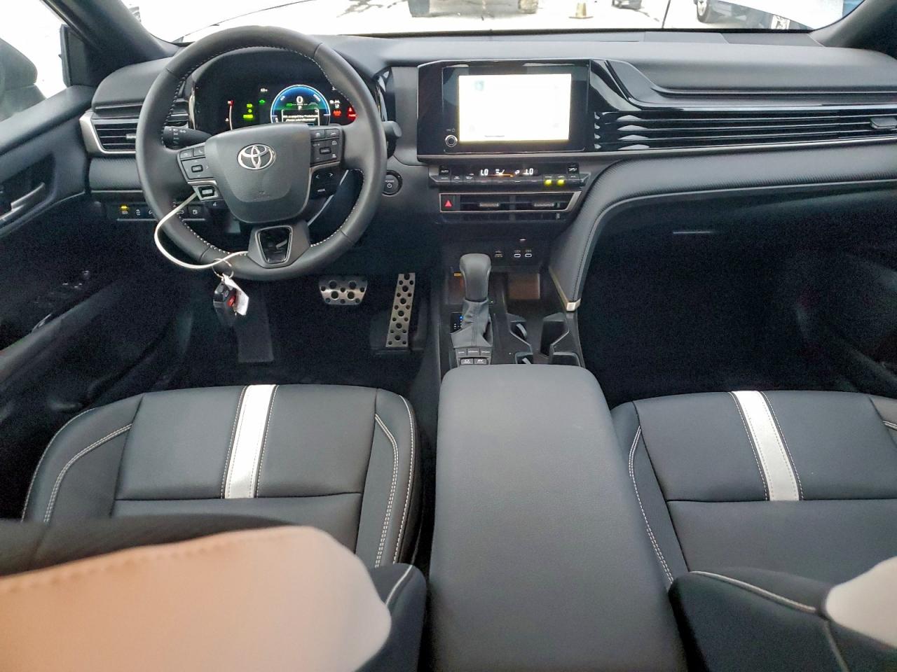 2025 TOYOTA CAMRY XSE photo 8