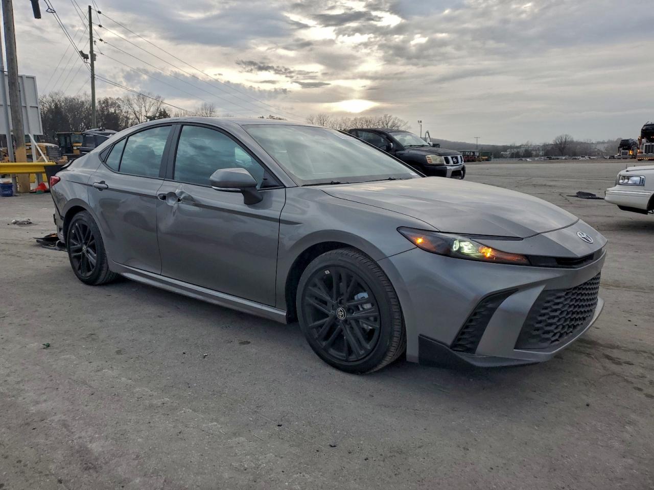 2025 TOYOTA CAMRY XSE photo 4