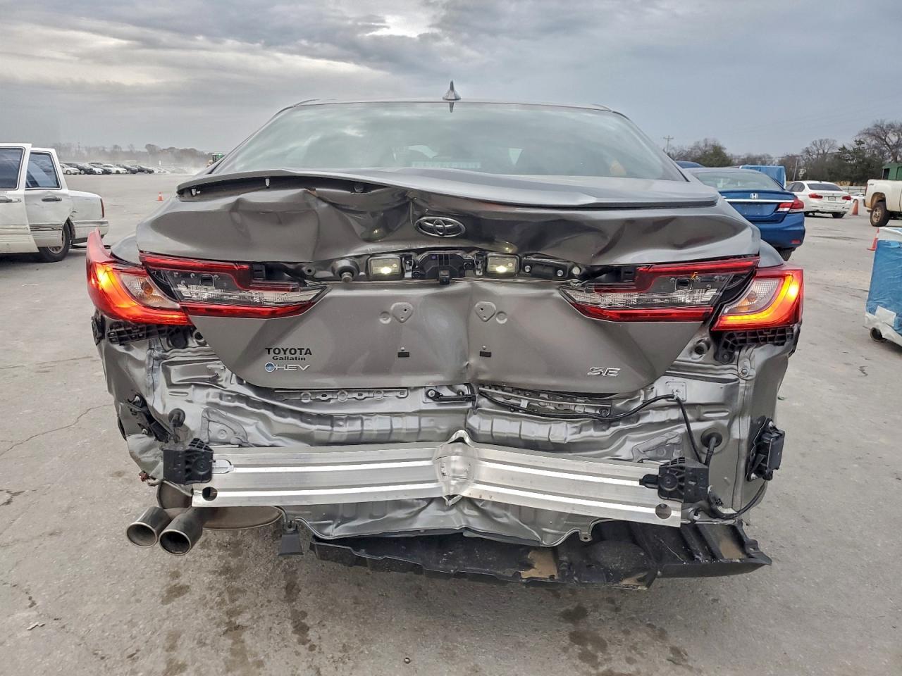 2025 TOYOTA CAMRY XSE photo 6