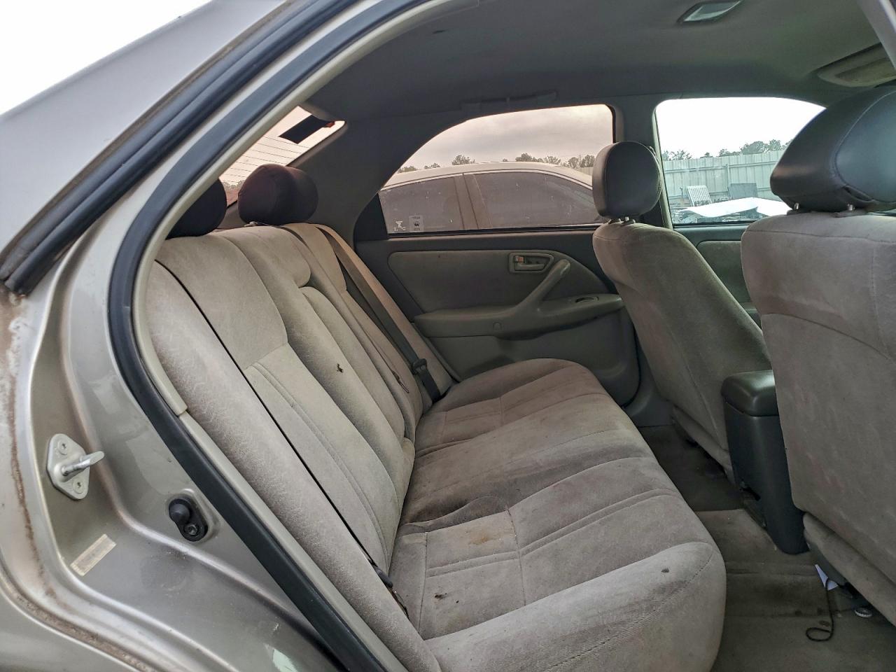 1999 TOYOTA CAMRY CE photo 10