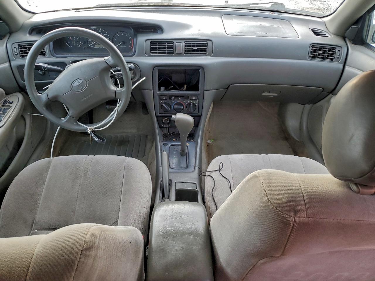 1999 TOYOTA CAMRY CE photo 8