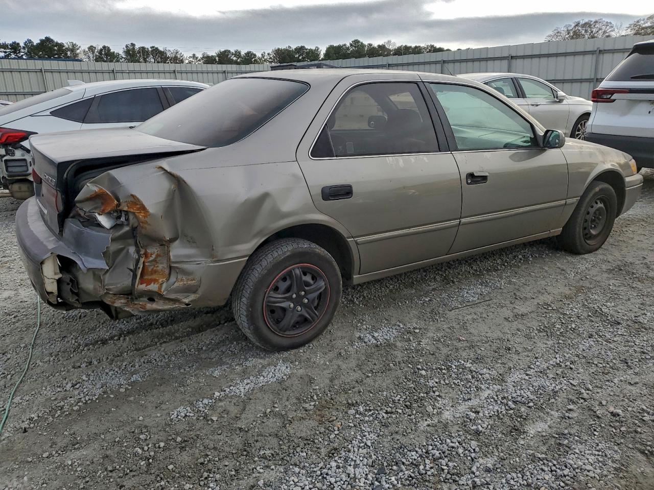 1999 TOYOTA CAMRY CE photo 3