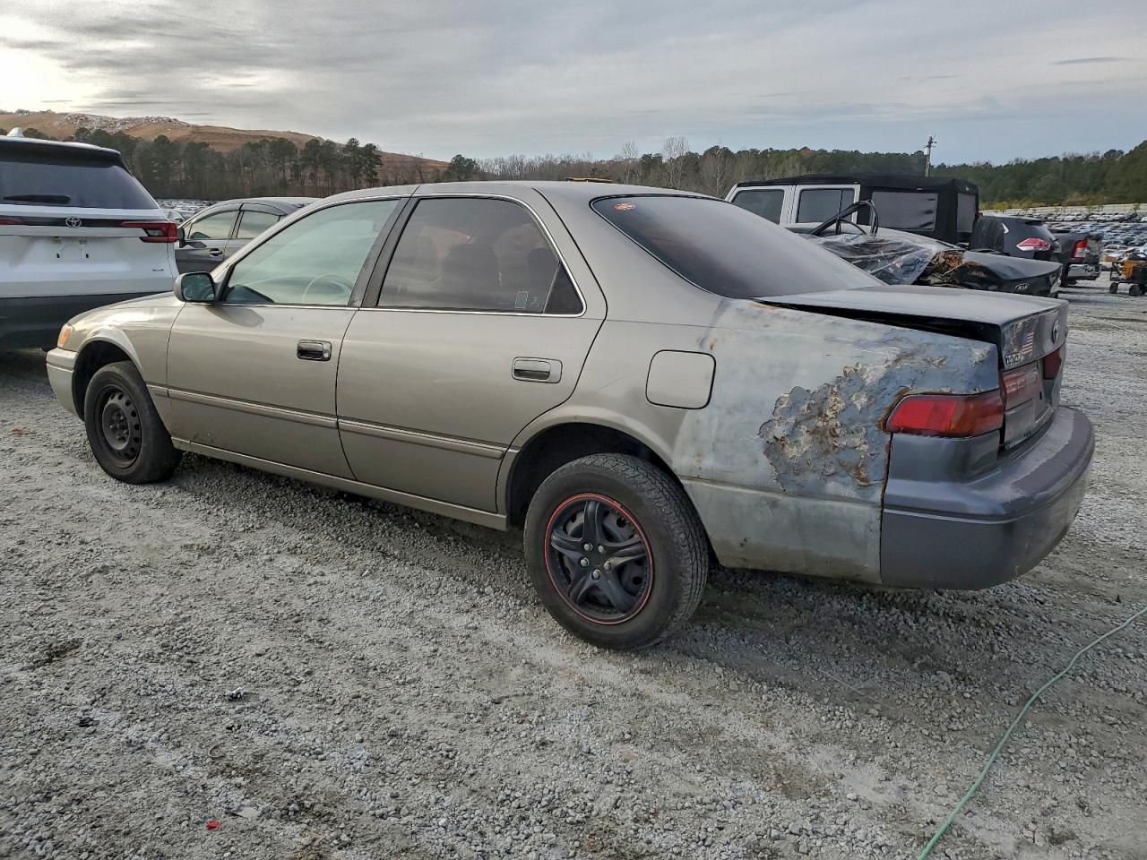 1999 TOYOTA CAMRY CE photo 2