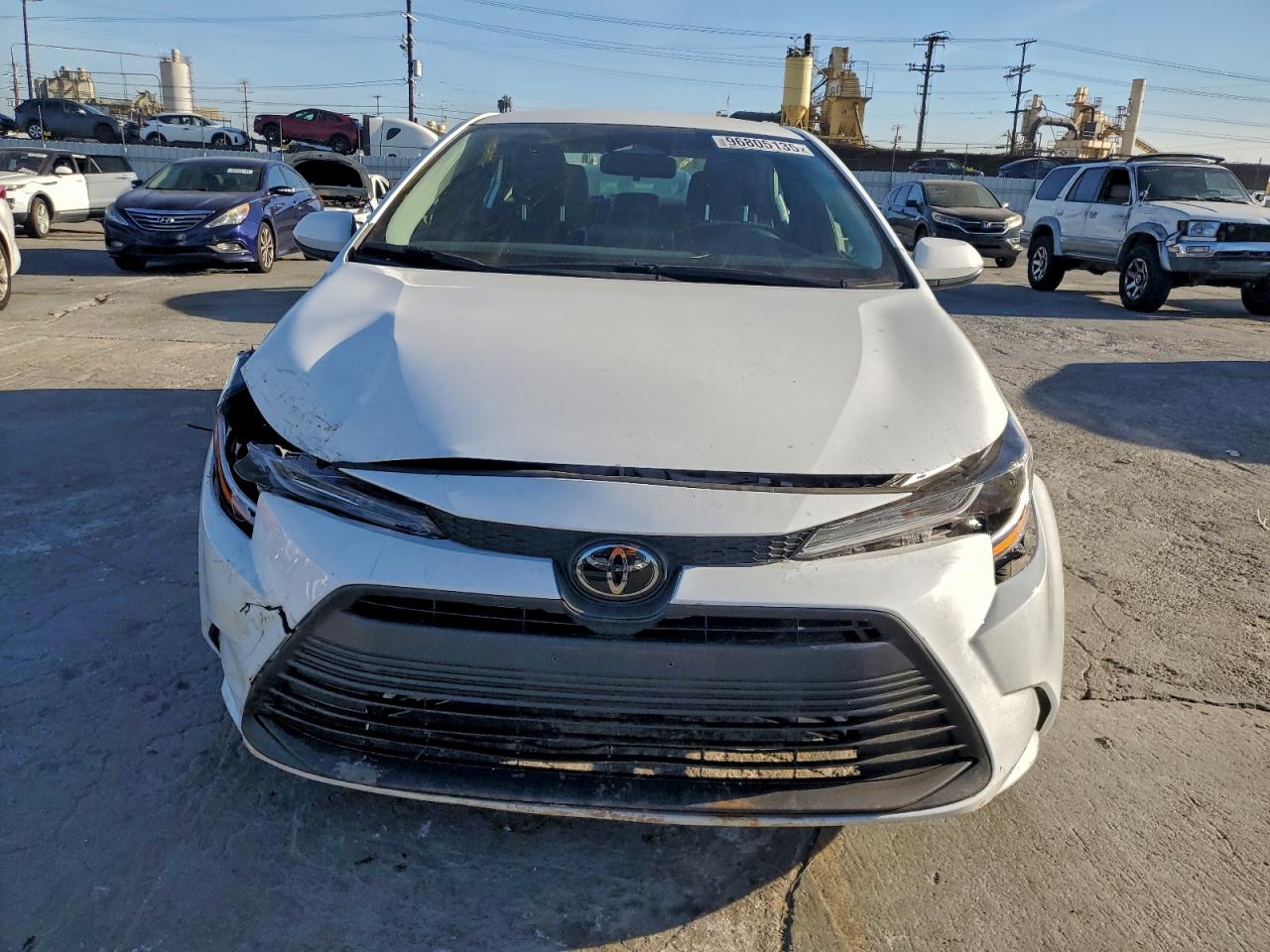 2025 TOYOTA COROLLA LE photo 5