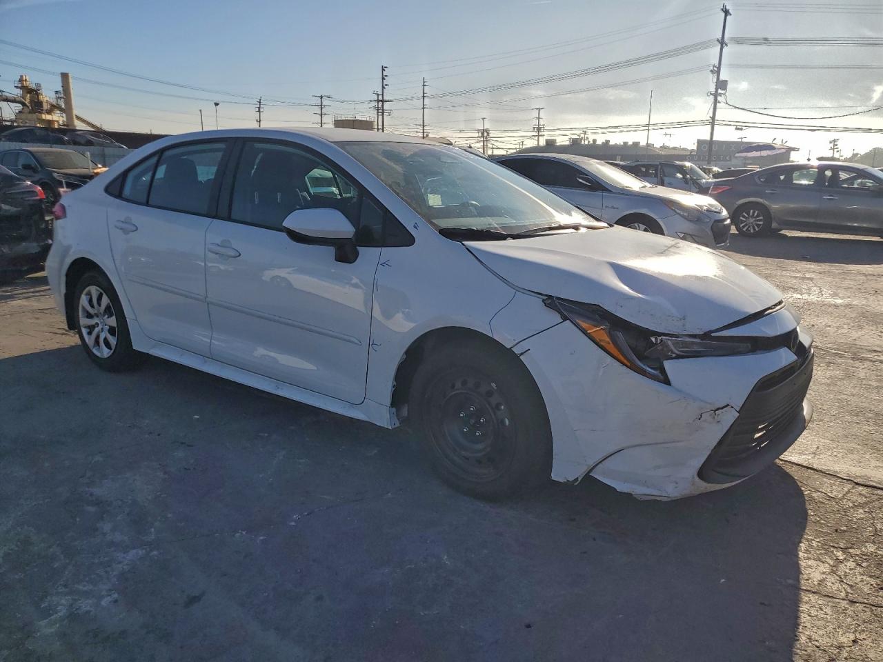 2025 TOYOTA COROLLA LE photo 4
