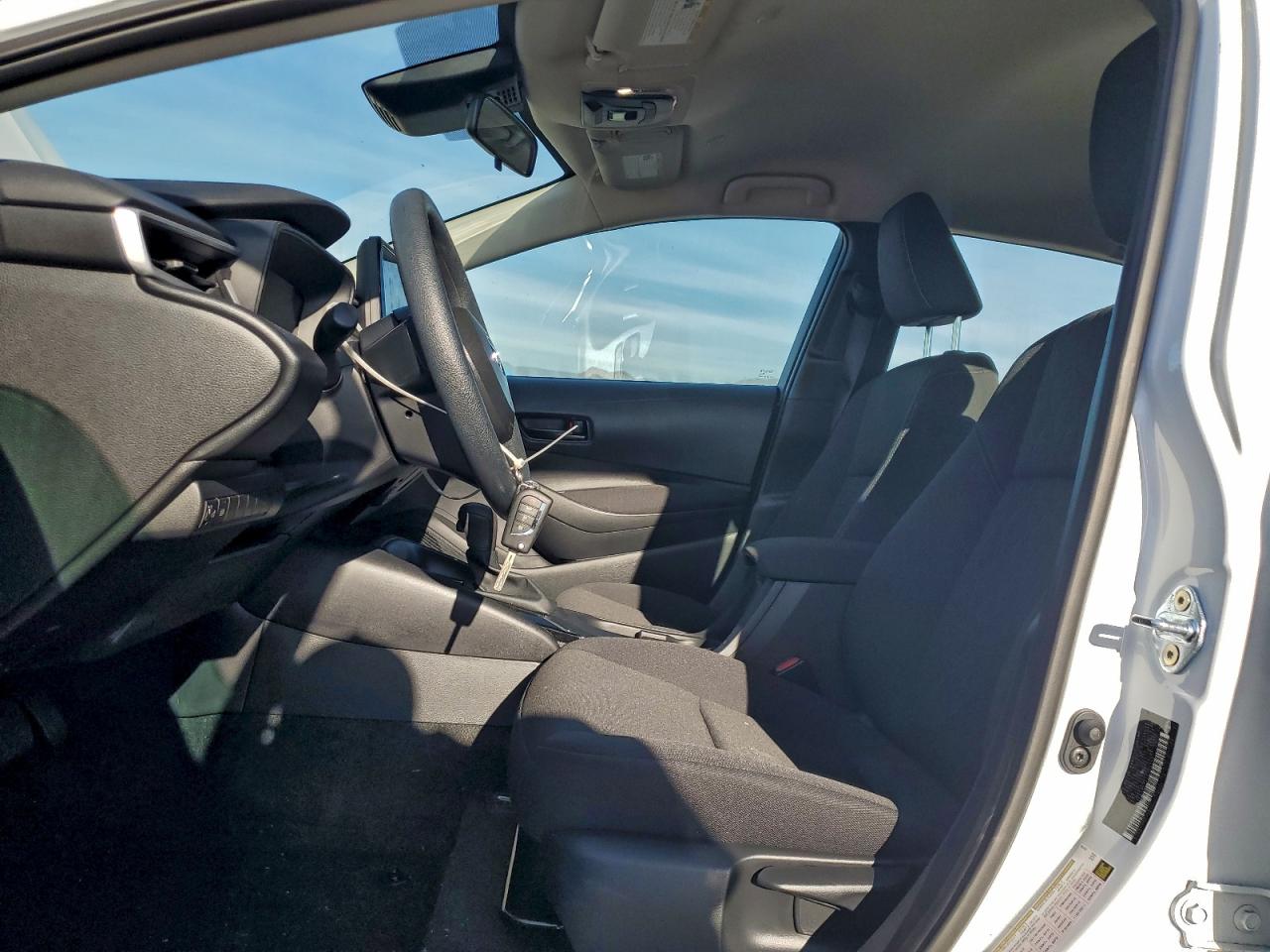 2025 TOYOTA COROLLA LE photo 7