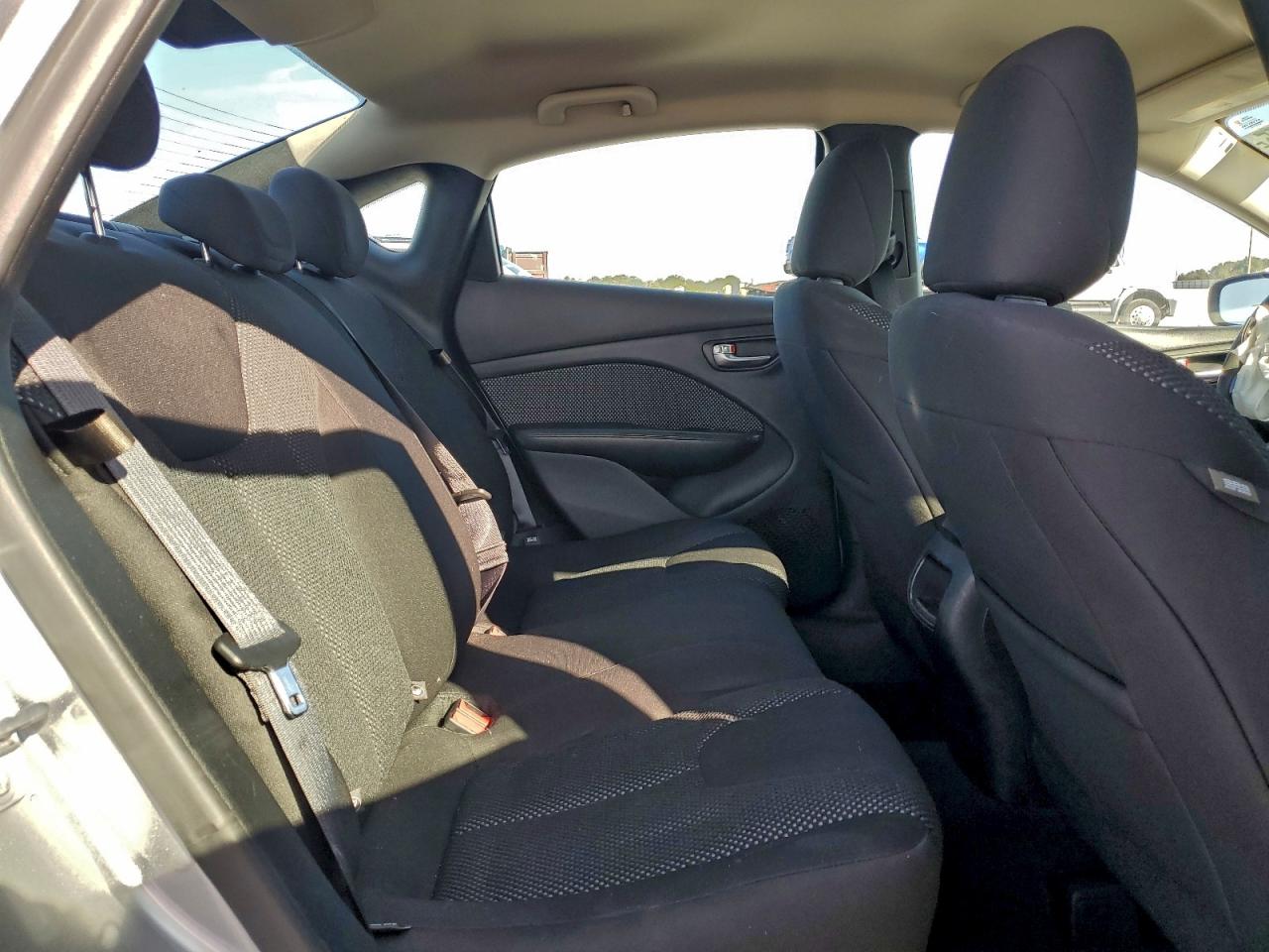 2015 DODGE DART SE photo 10