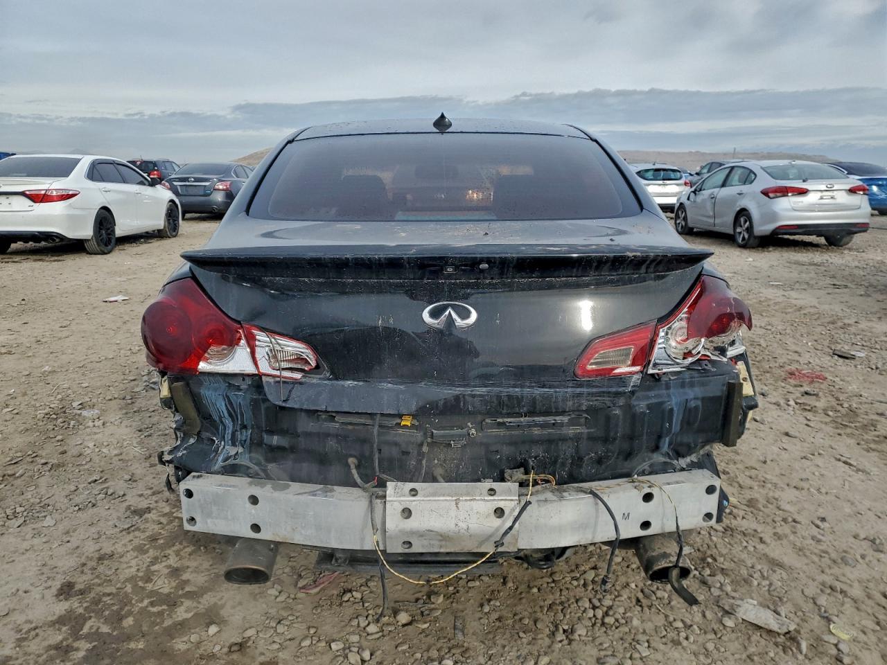 2011 INFINITI G37 photo 6