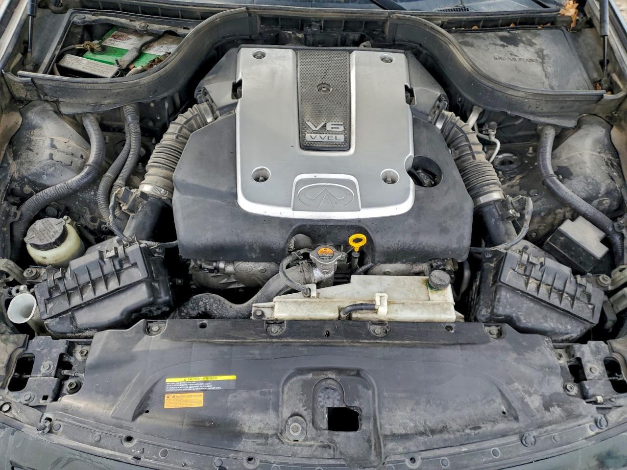 2011 INFINITI G37 photo 11