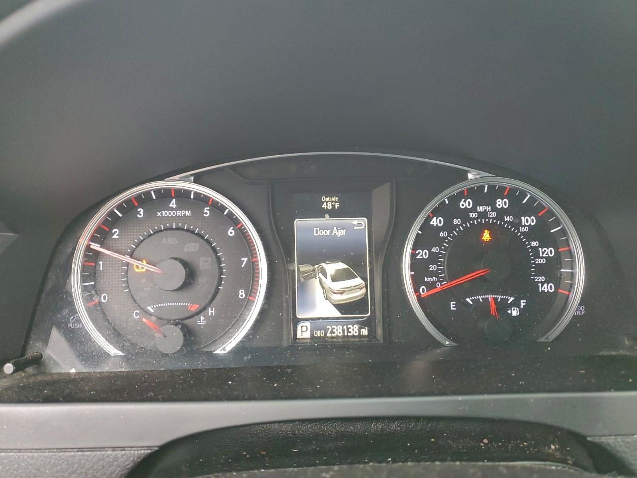 2015 TOYOTA CAMRY LE photo 9