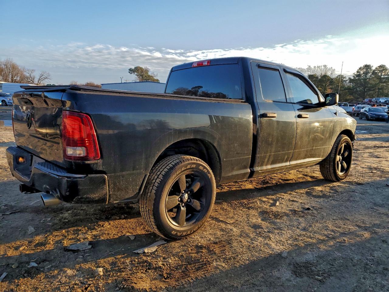 2014 RAM 1500 ST photo 3