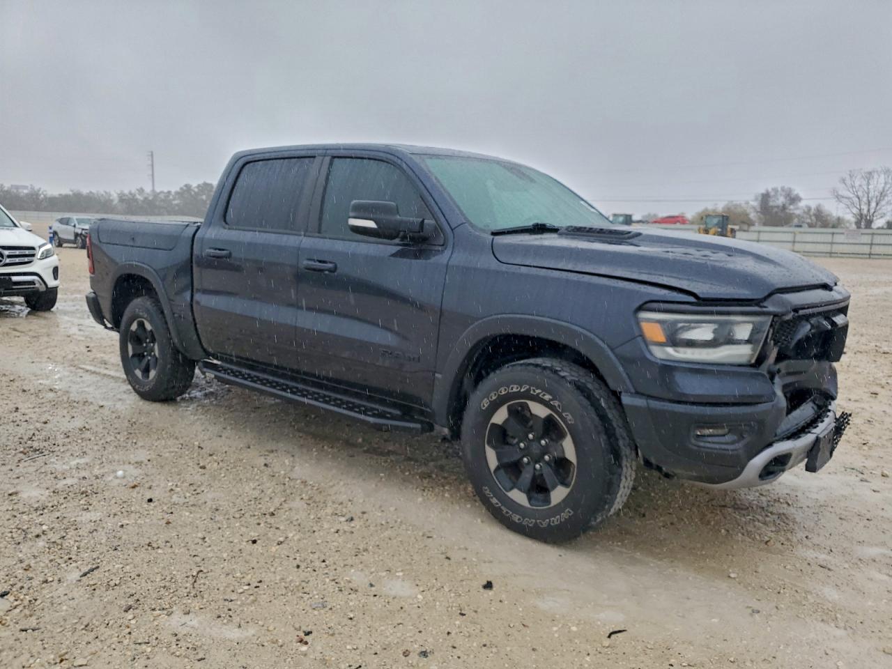 2019 RAM 1500 REBEL photo 4