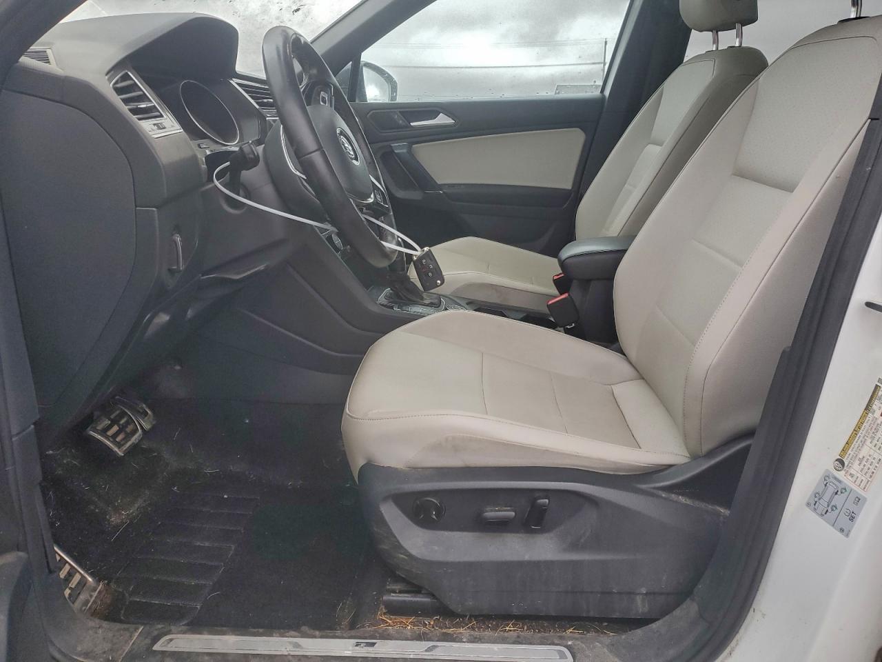 2020 VOLKSWAGEN TIGUAN SE photo 7