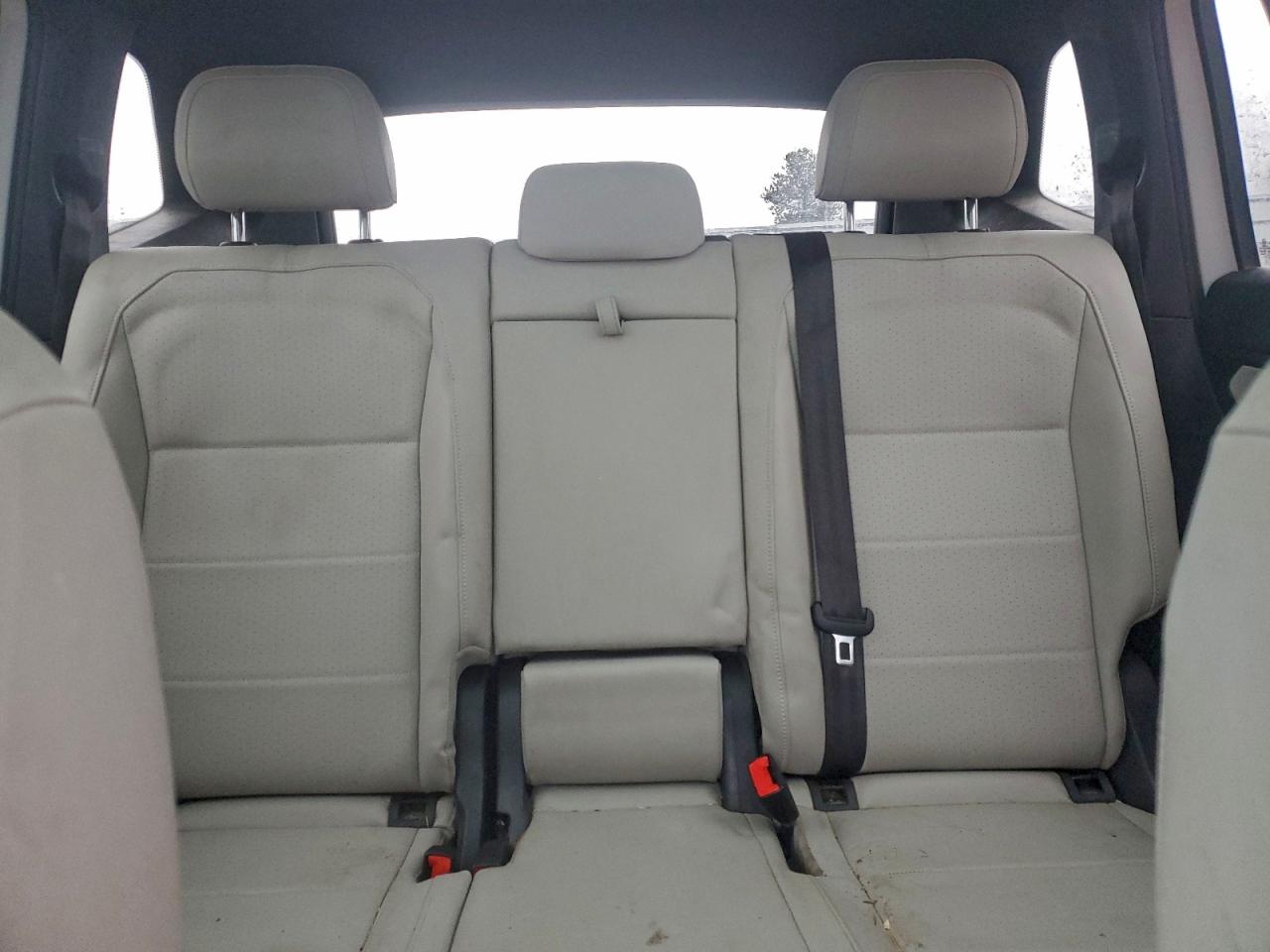2020 VOLKSWAGEN TIGUAN SE photo 10