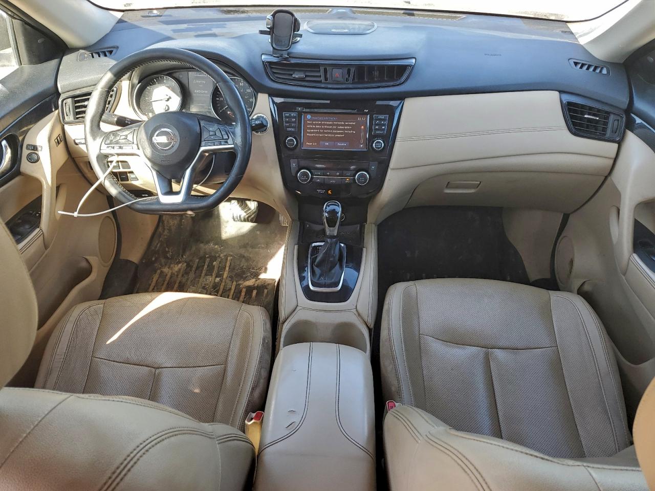 2017 NISSAN ROGUE SV photo 8