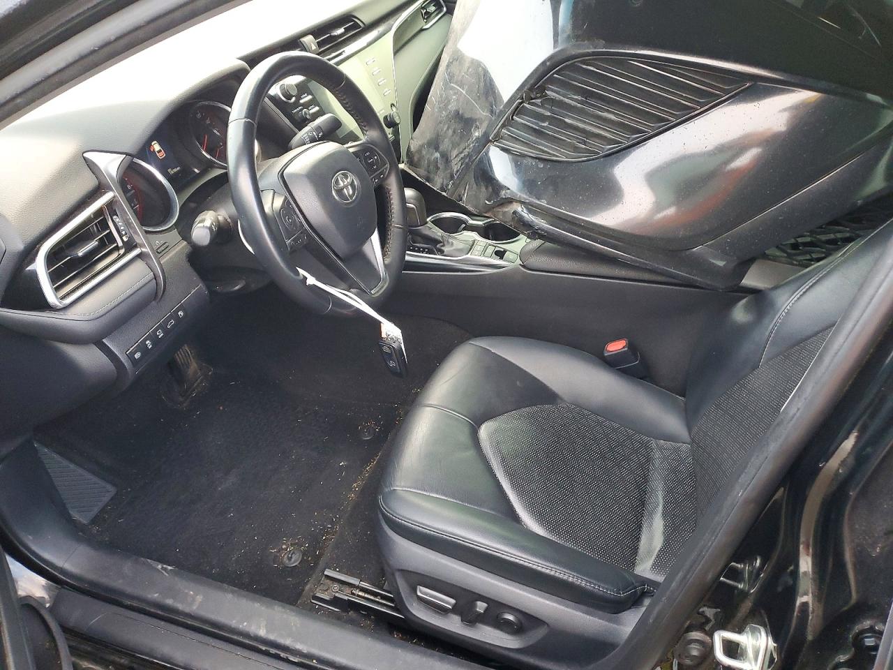 2018 TOYOTA CAMRY XSE photo 13