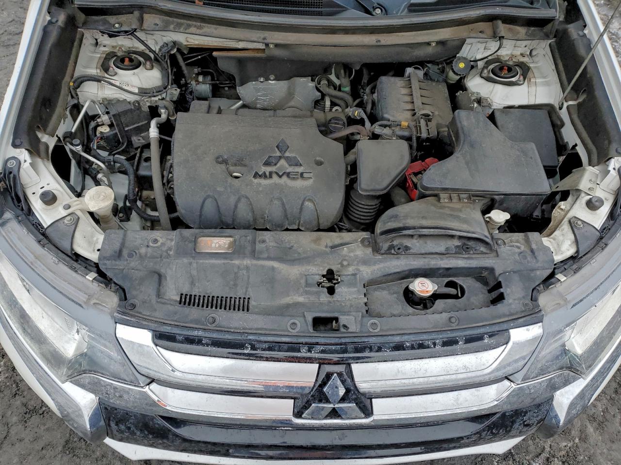 2018 MITSUBISHI OUTLANDER SE photo 12