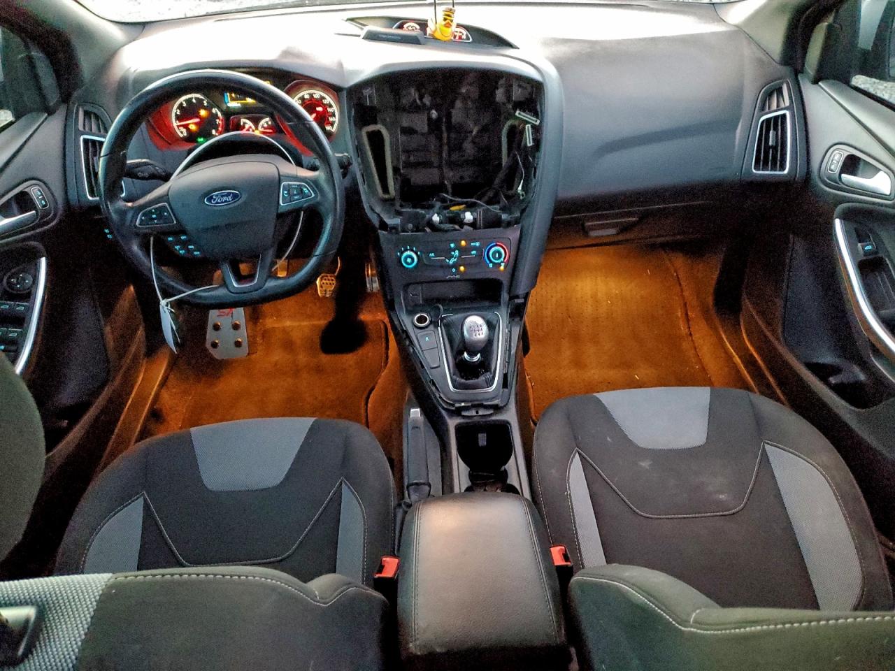 2018 FORD FOCUS ST photo 8