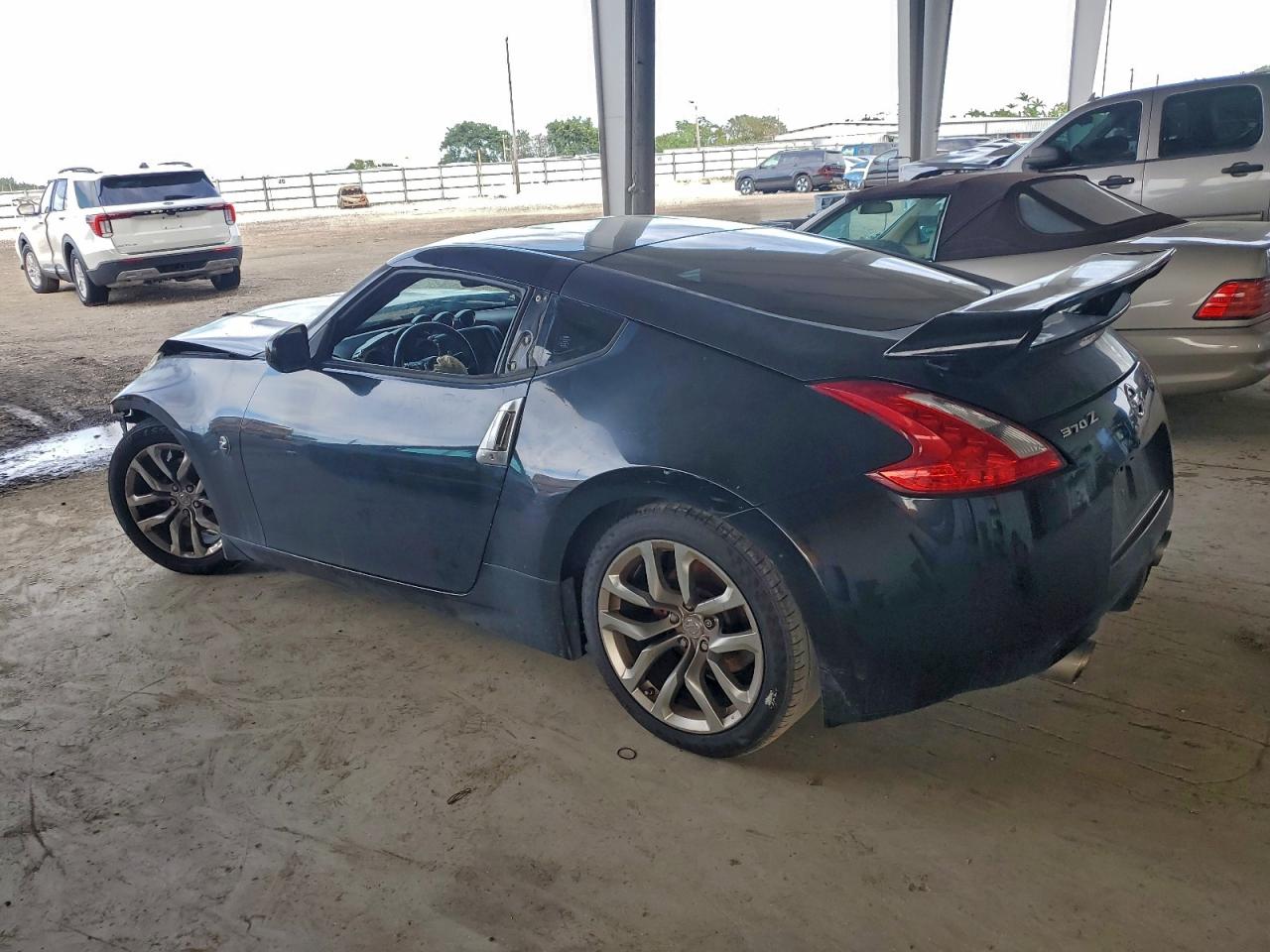 2013 NISSAN 370Z BASE photo 2