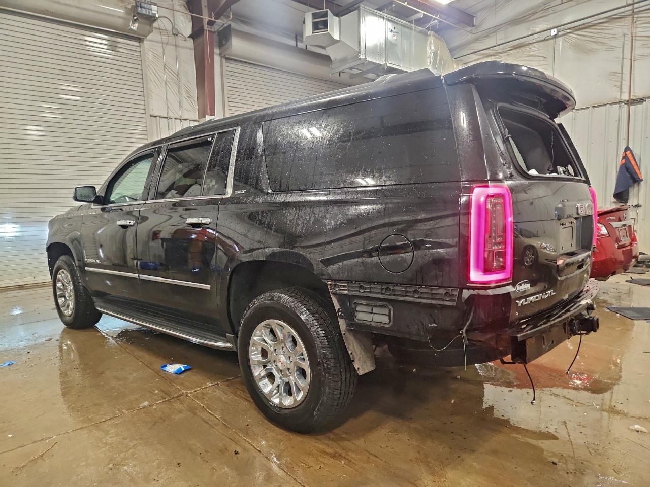 2015 GMC YUKON XL K1500 SLT photo 2
