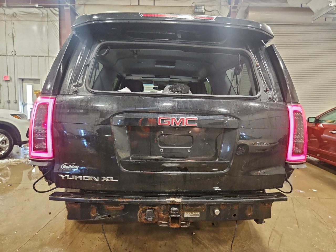 2015 GMC YUKON XL K1500 SLT photo 6