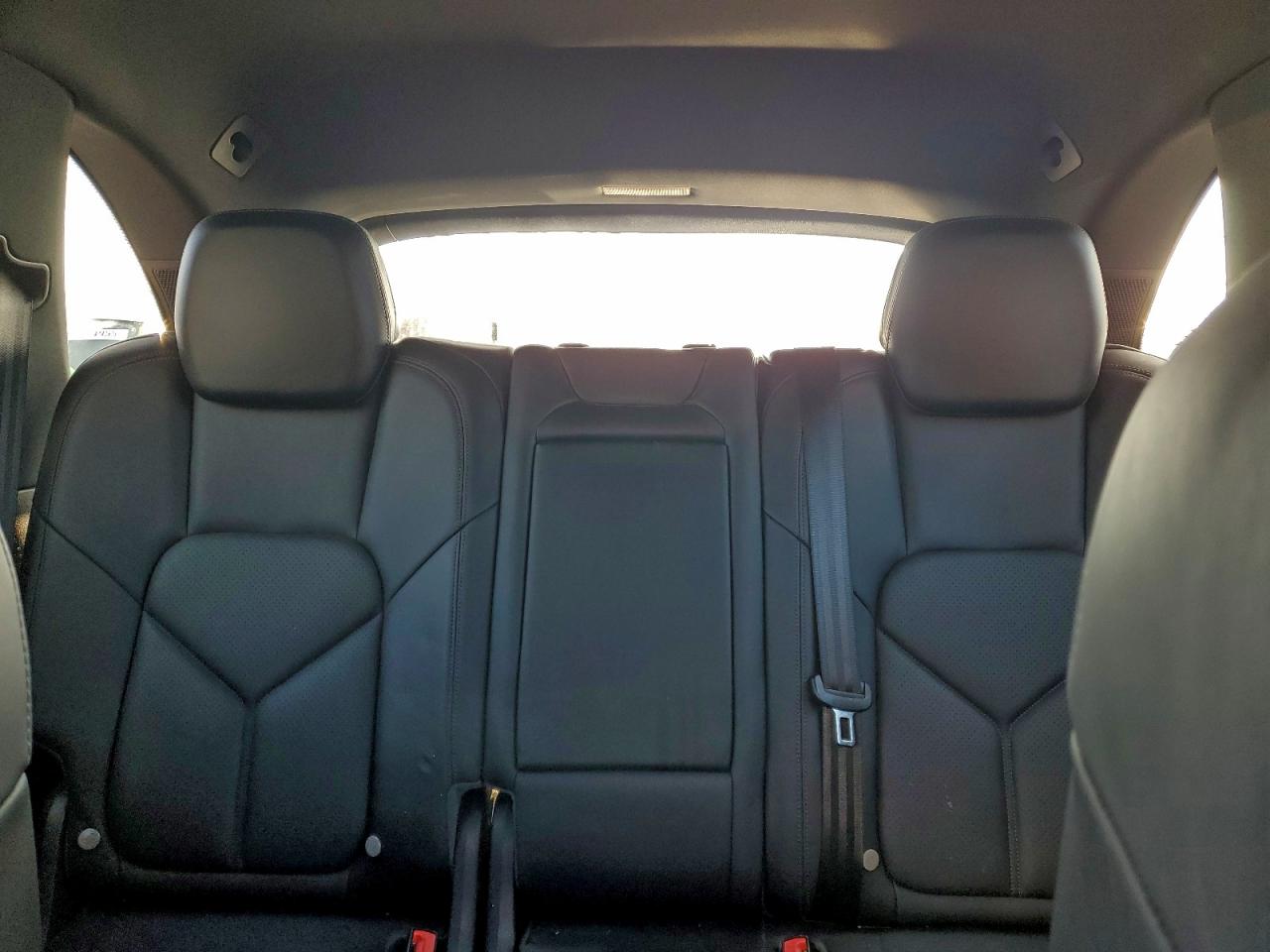 2013 PORSCHE CAYENNE photo 10