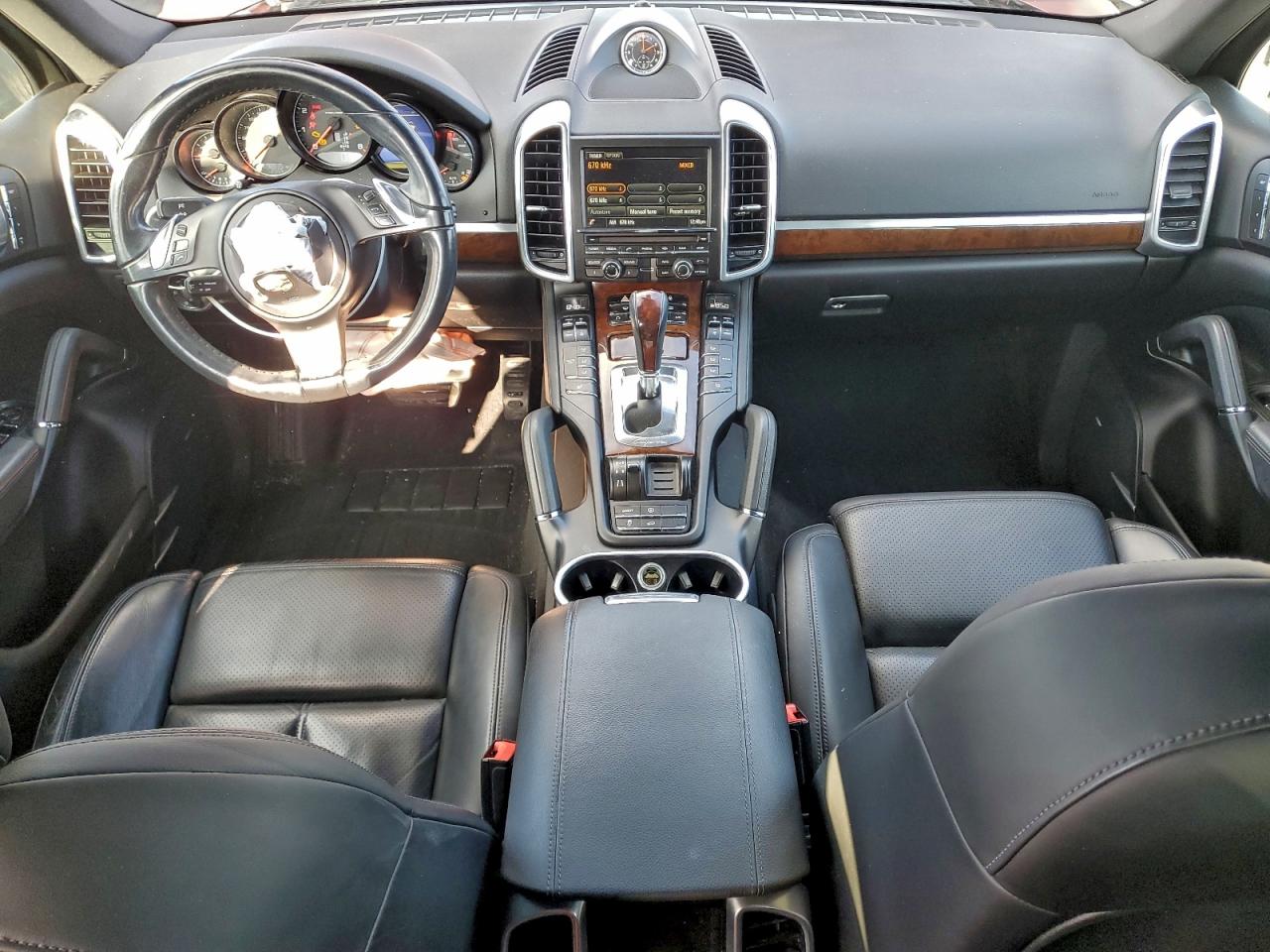 2013 PORSCHE CAYENNE photo 8