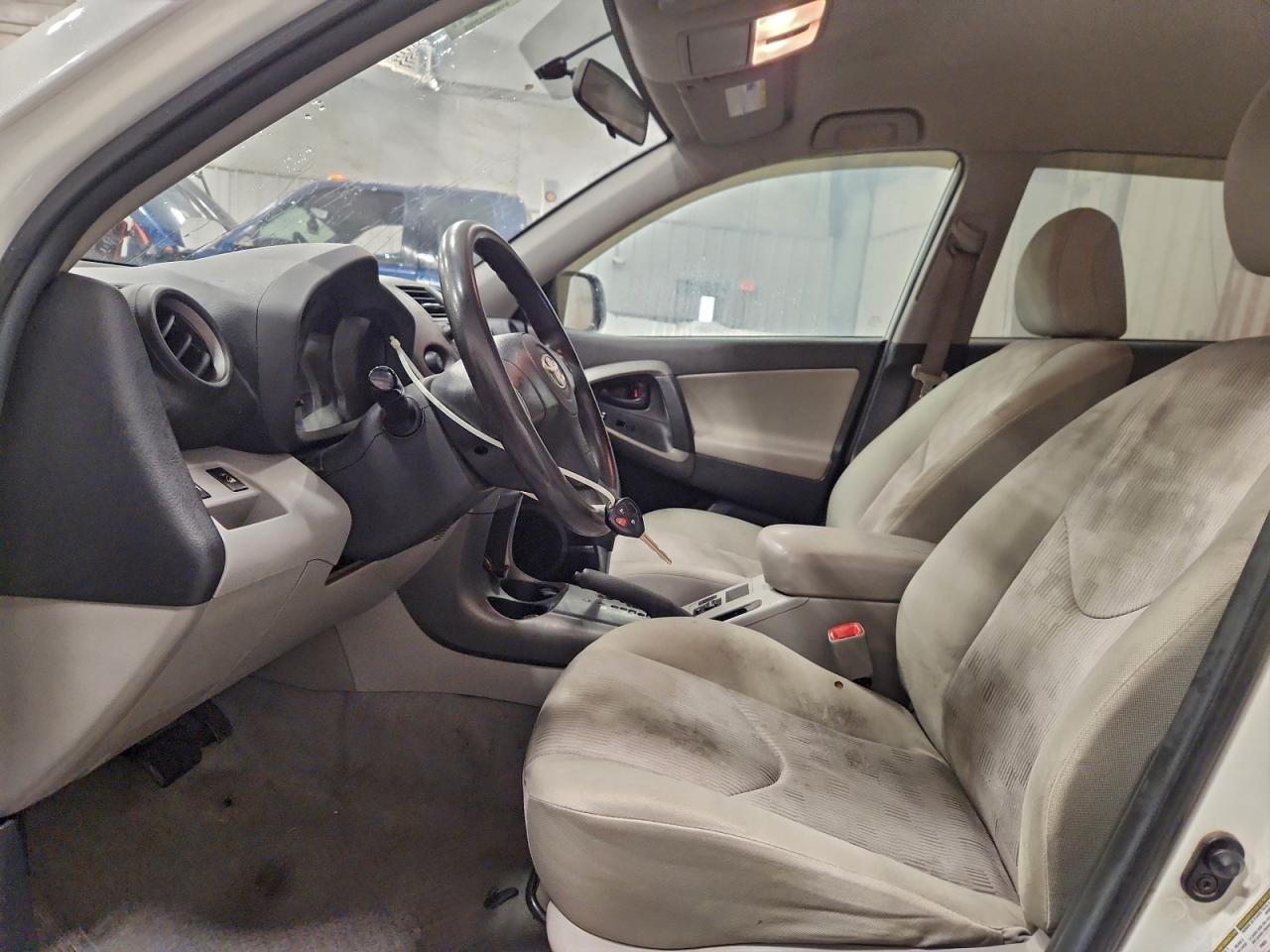 2010 TOYOTA RAV4 photo 7