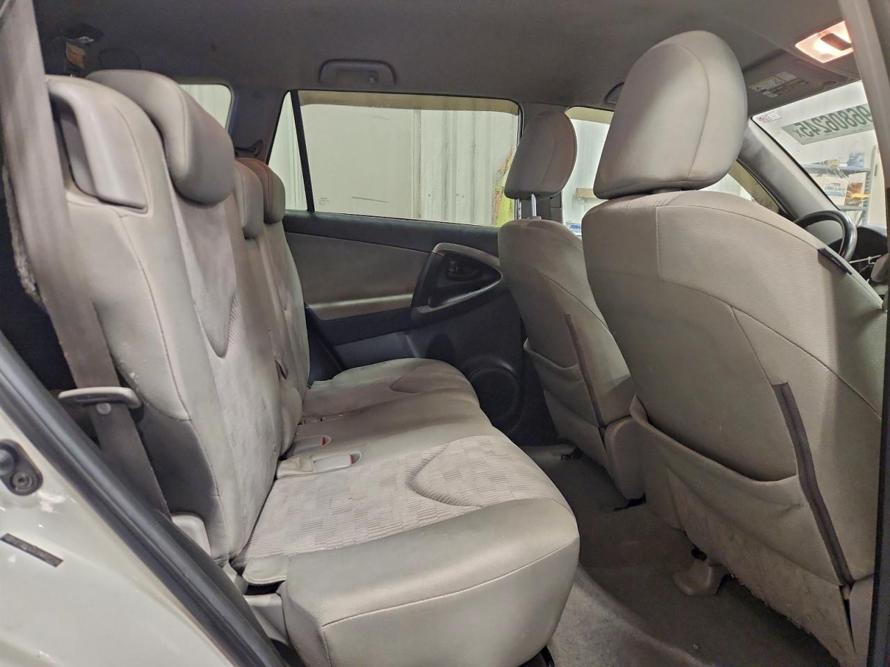 2010 TOYOTA RAV4 photo 11