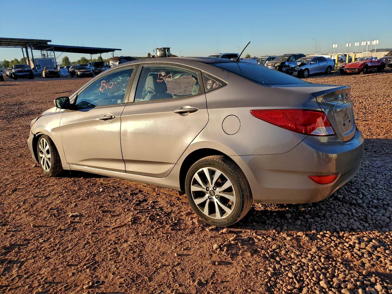 2017 HYUNDAI ACCENT SE photo 2