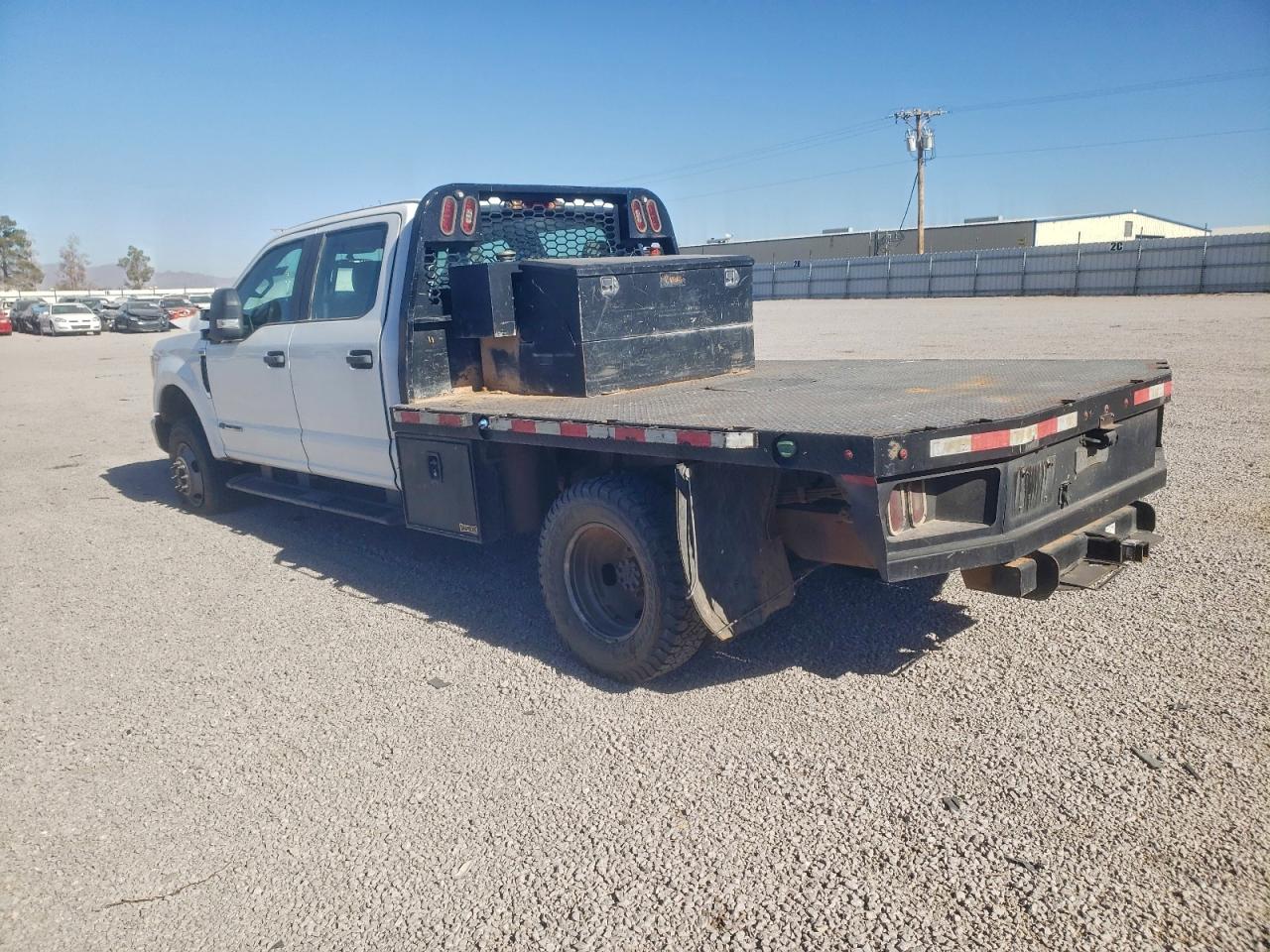 2020 FORD F350 SUPER DUTY FLATBED TRUCK photo 2