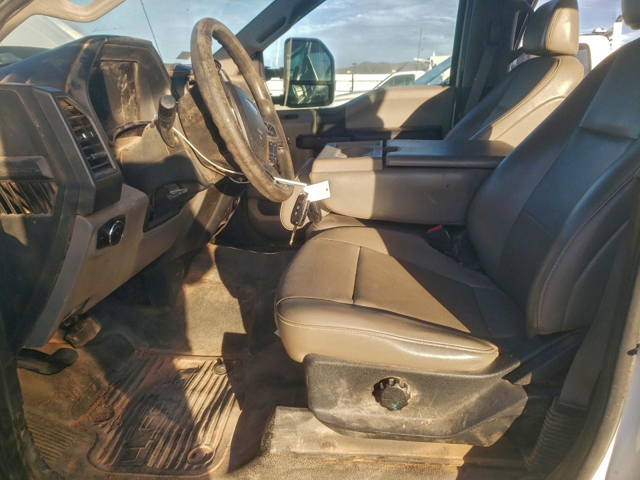 2020 FORD F350 SUPER DUTY FLATBED TRUCK photo 7