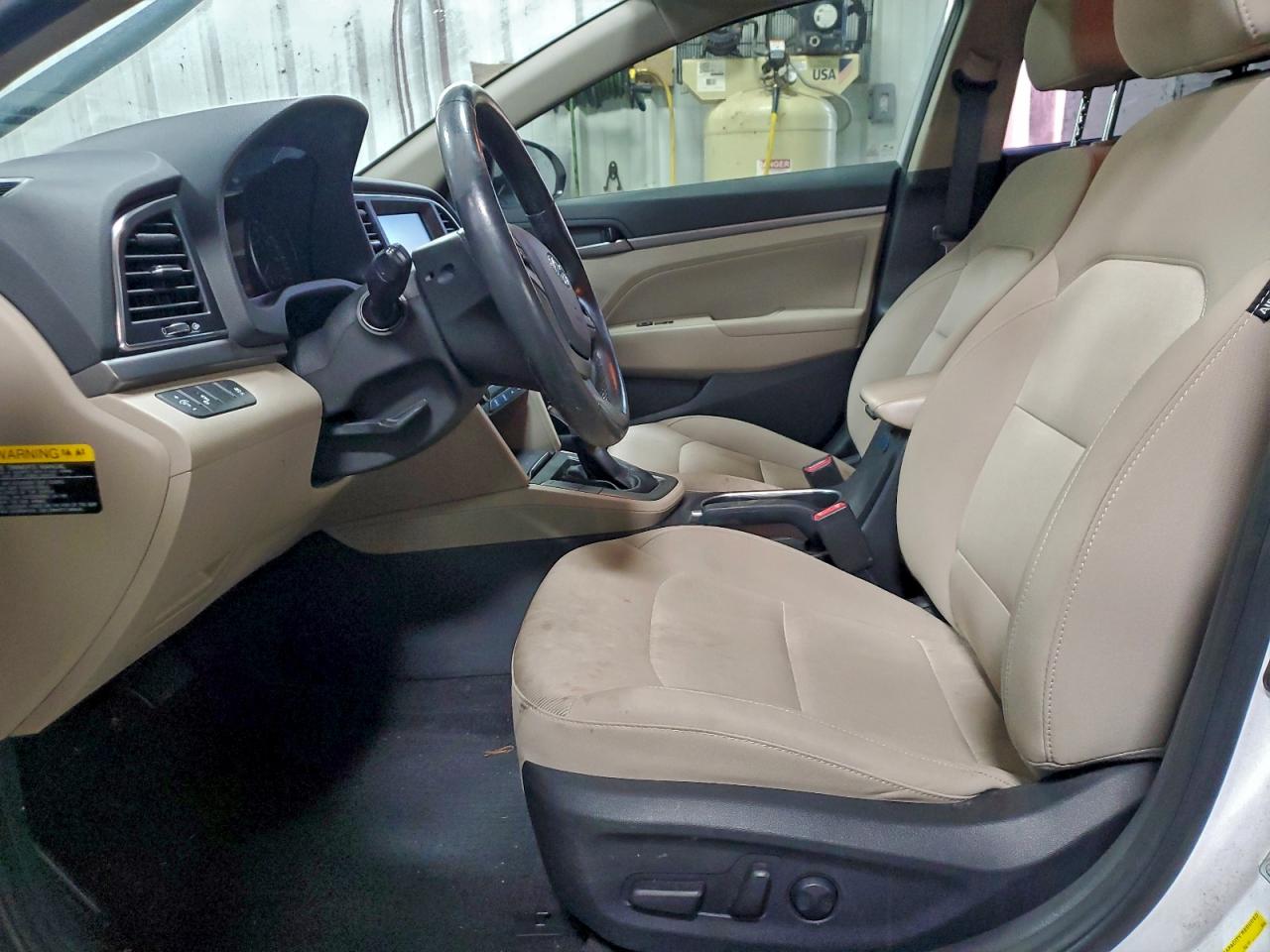 2017 HYUNDAI ELANTRA SE photo 7