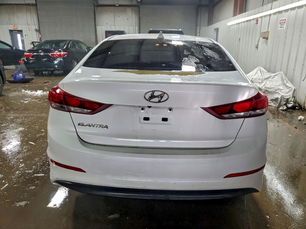 2017 HYUNDAI ELANTRA SE photo 6