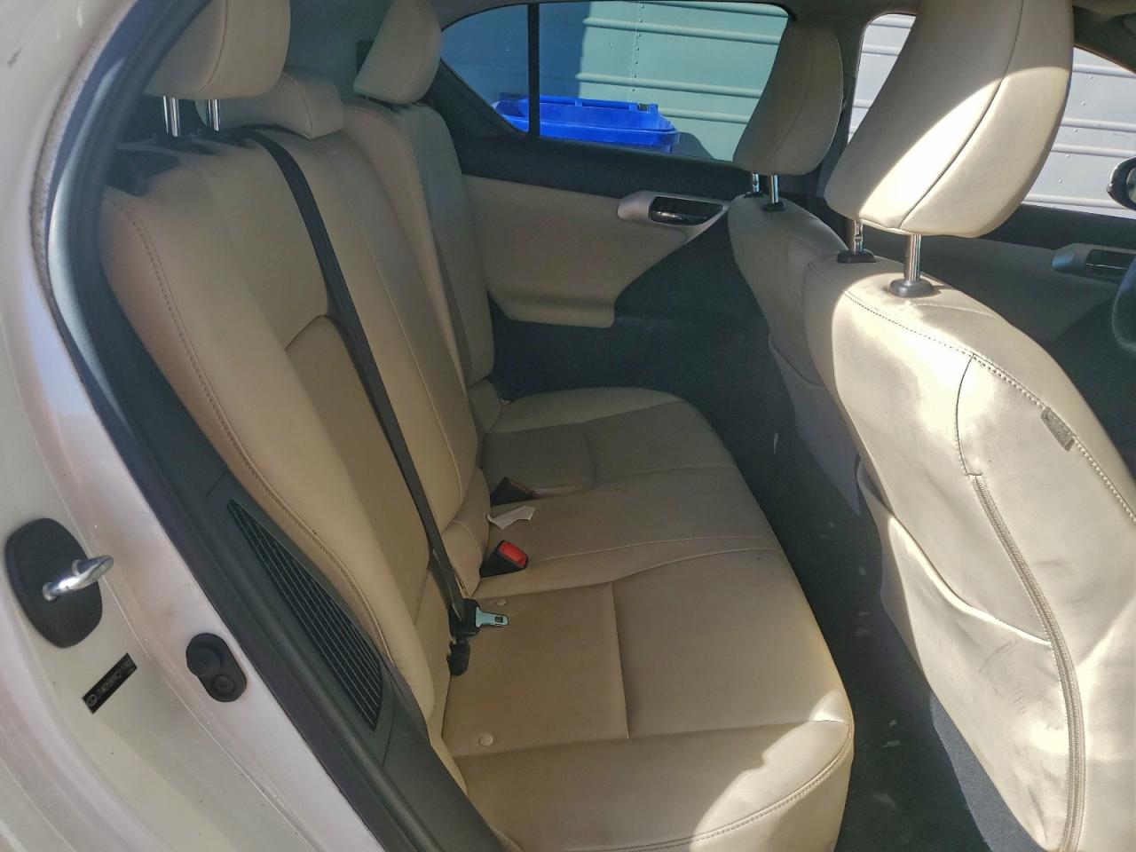 2012 LEXUS CT 200 photo 10