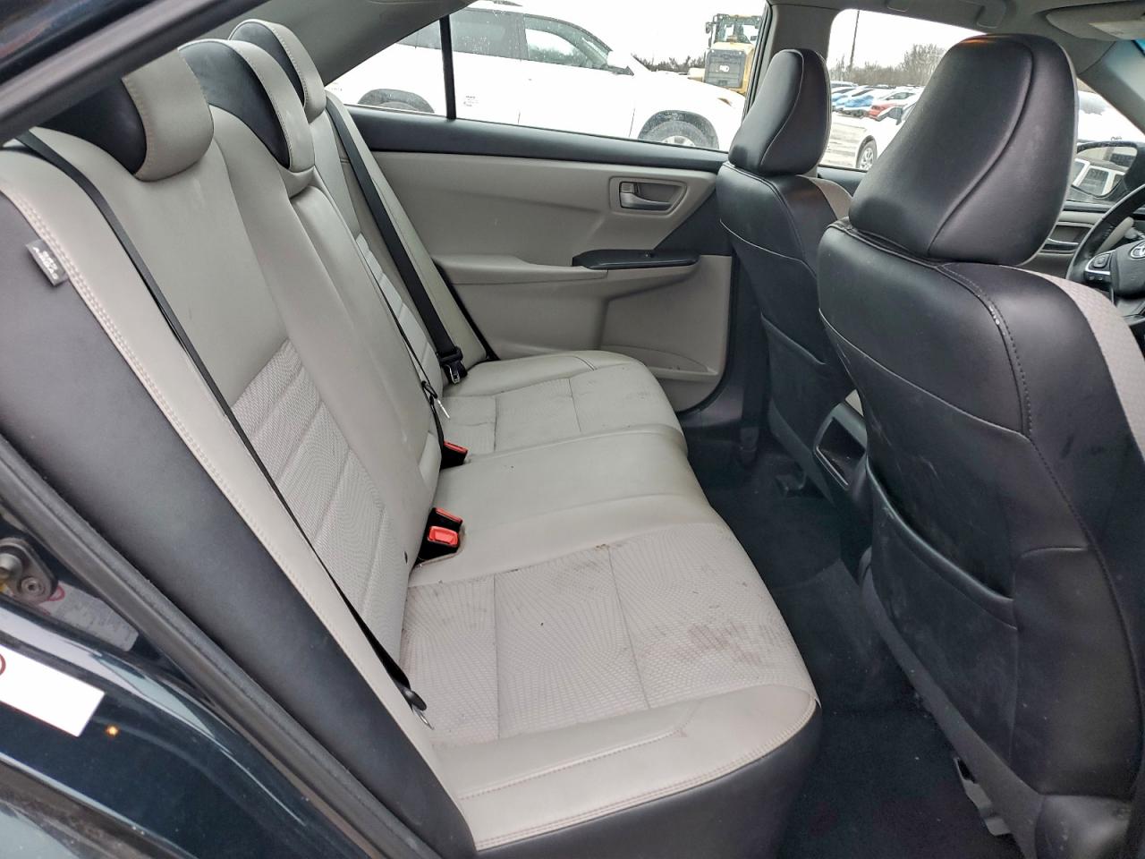 2017 TOYOTA CAMRY LE photo 10