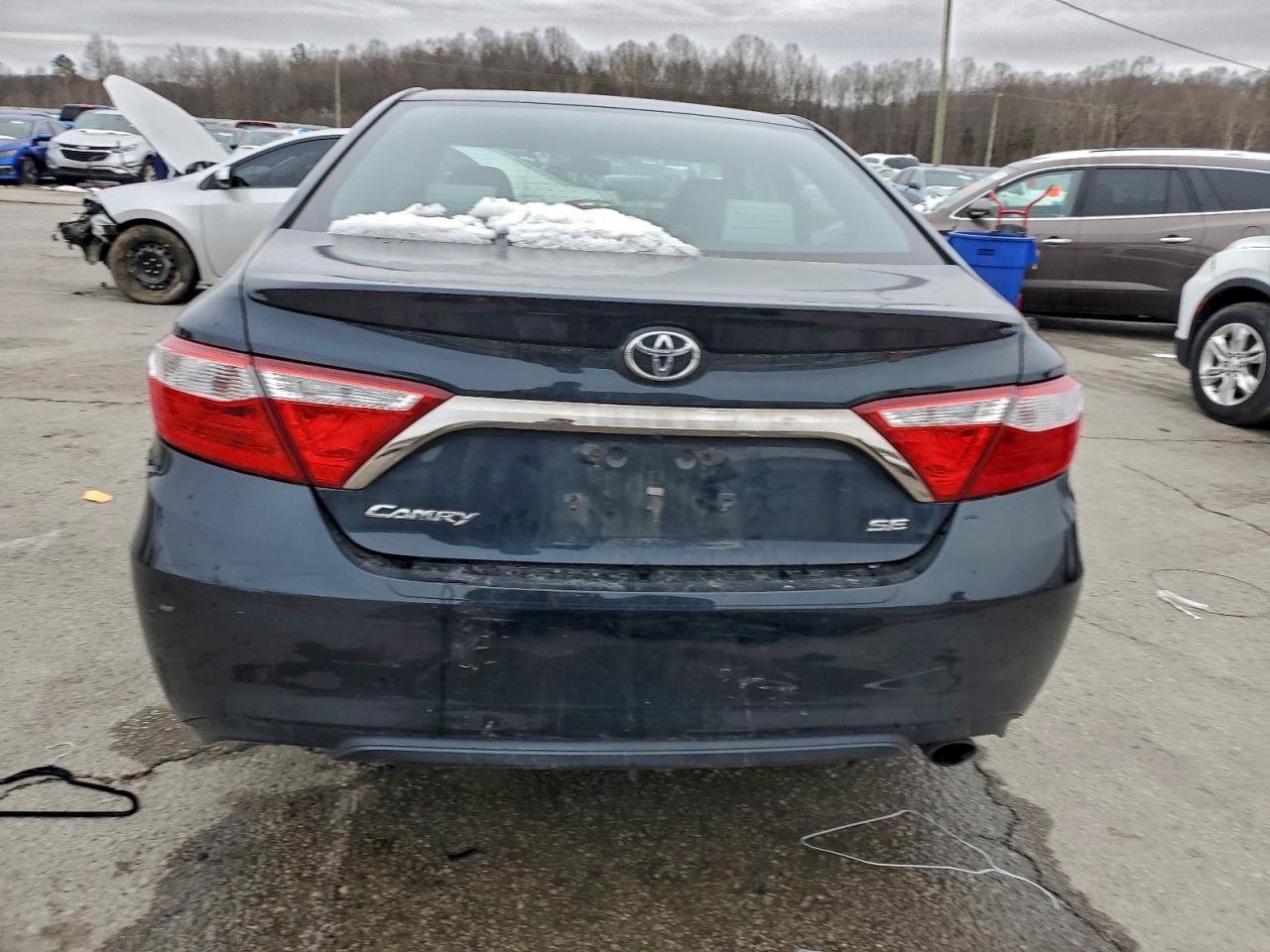 2017 TOYOTA CAMRY LE photo 6
