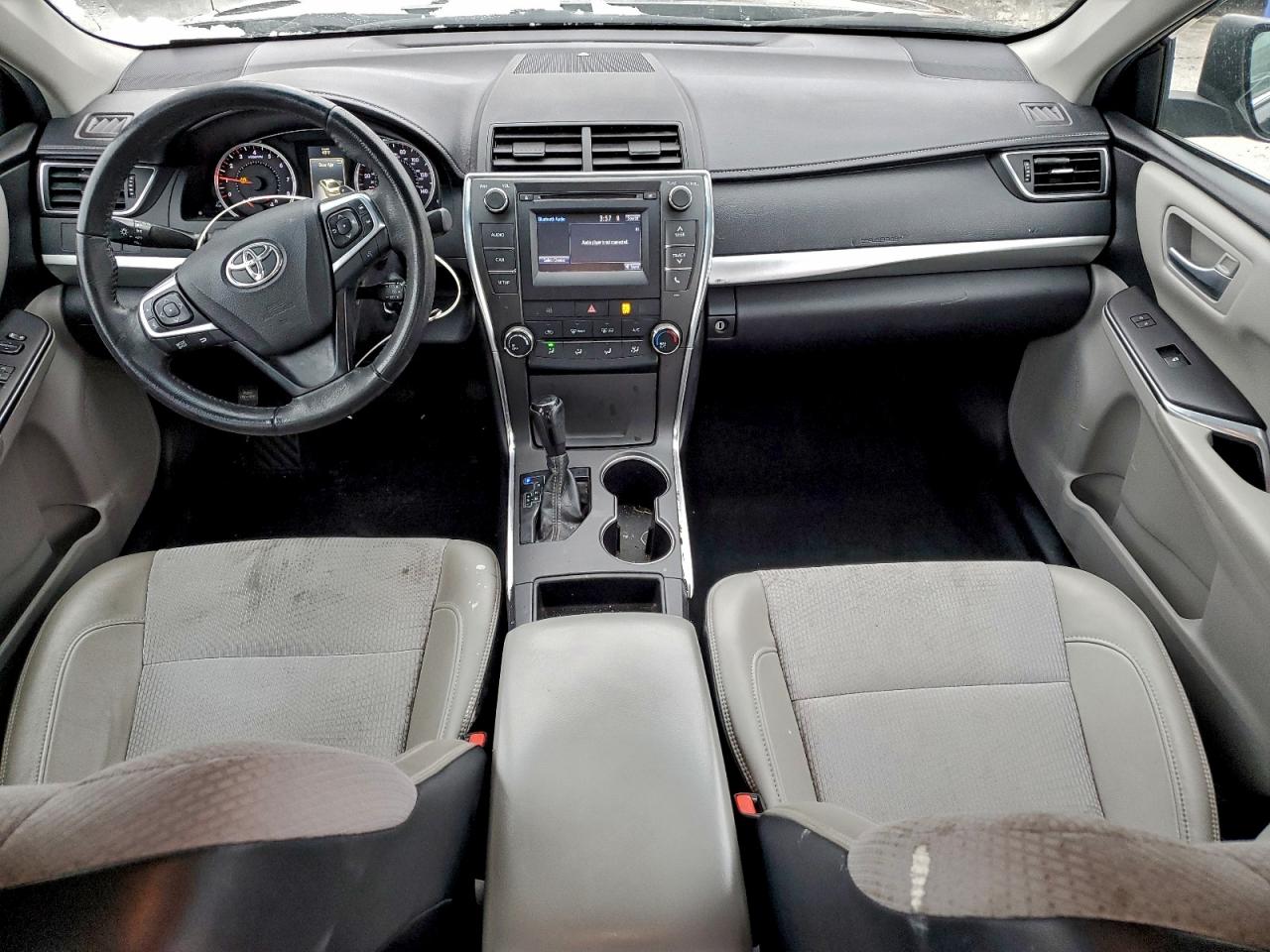 2017 TOYOTA CAMRY LE photo 8