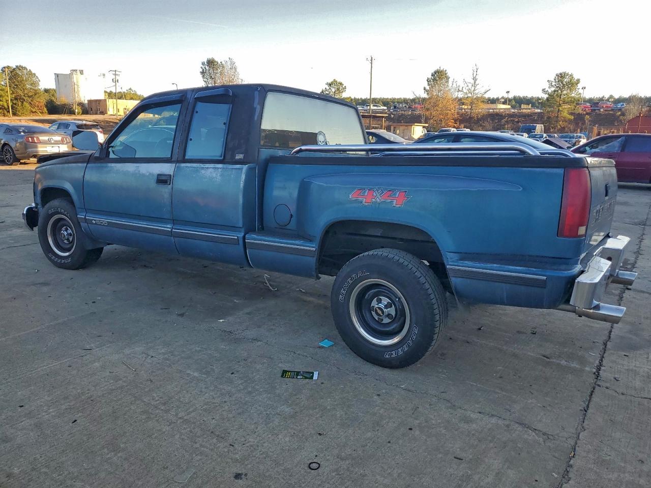 1992 CHEVROLET GMT-400 C1500 photo 2