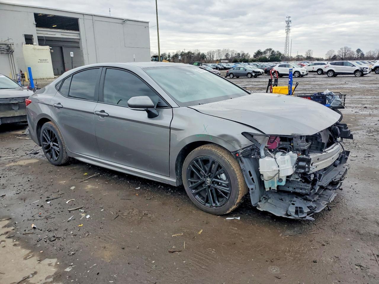 2025 TOYOTA CAMRY XSE photo 4