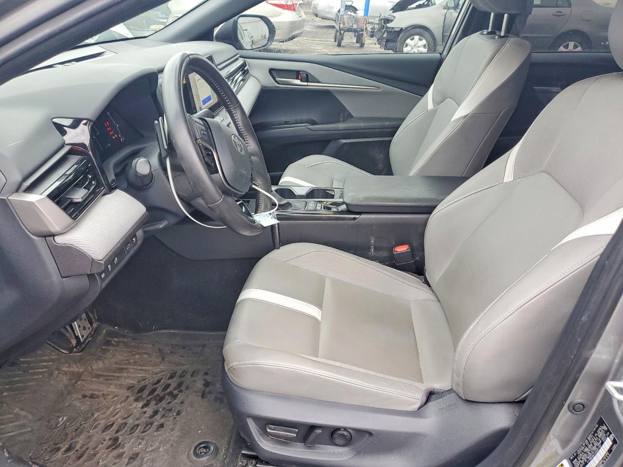2025 TOYOTA CAMRY XSE photo 7