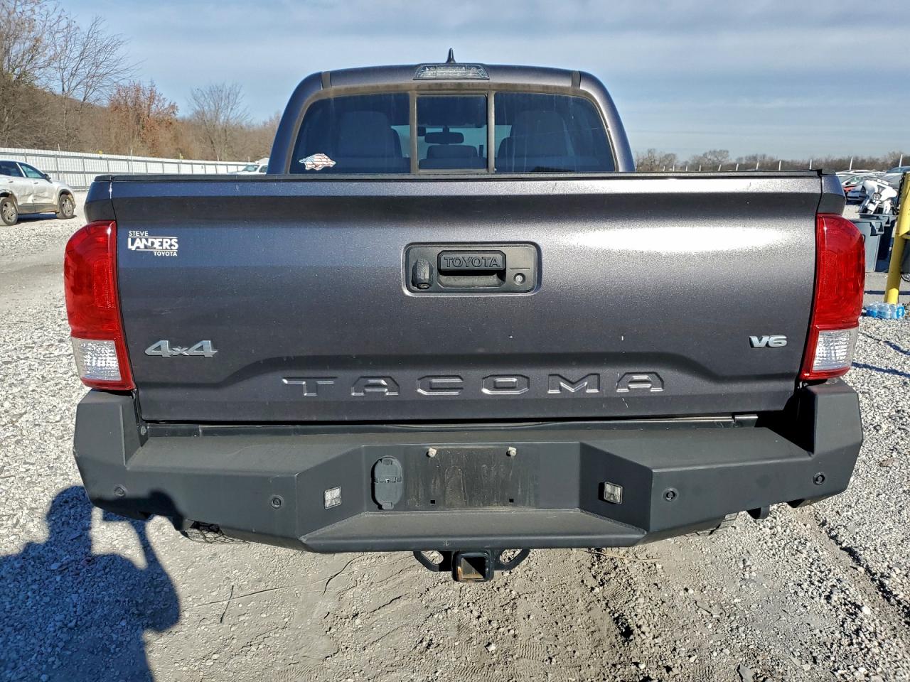2017 TOYOTA TACOMA DOUBLE CAB photo 6