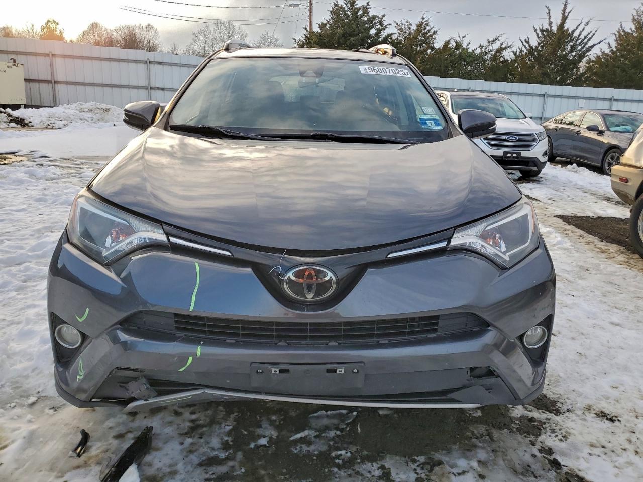 2018 TOYOTA RAV4 ADVENTURE photo 5