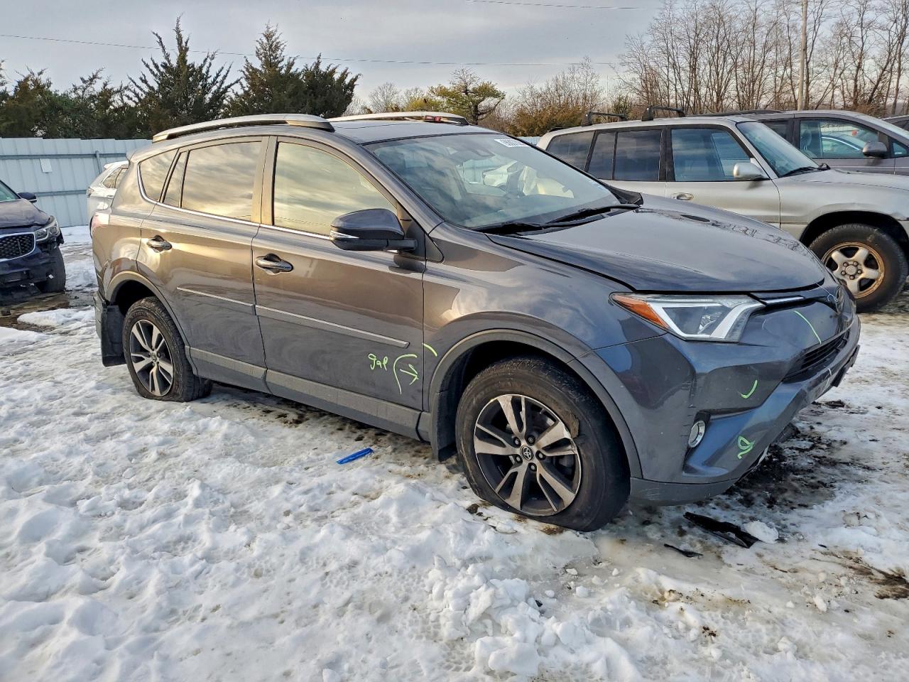 2018 TOYOTA RAV4 ADVENTURE photo 4