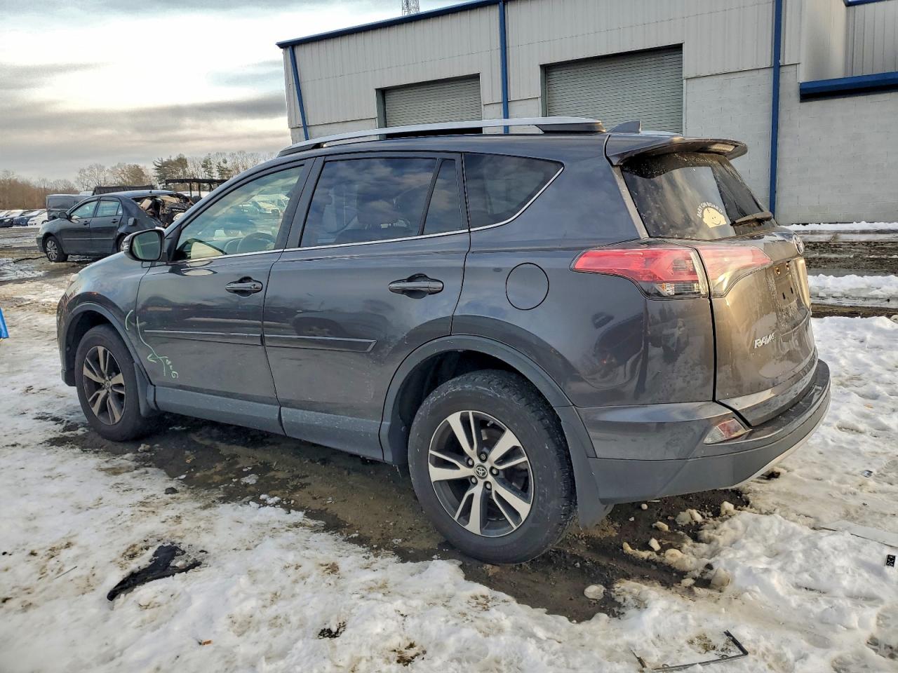2018 TOYOTA RAV4 ADVENTURE photo 2