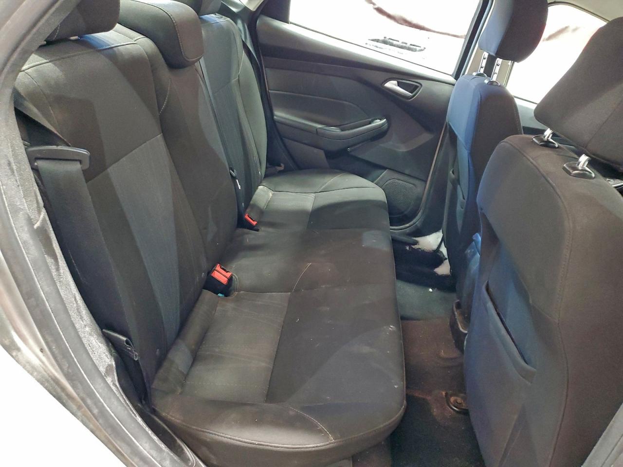 2017 FORD FOCUS SE photo 10