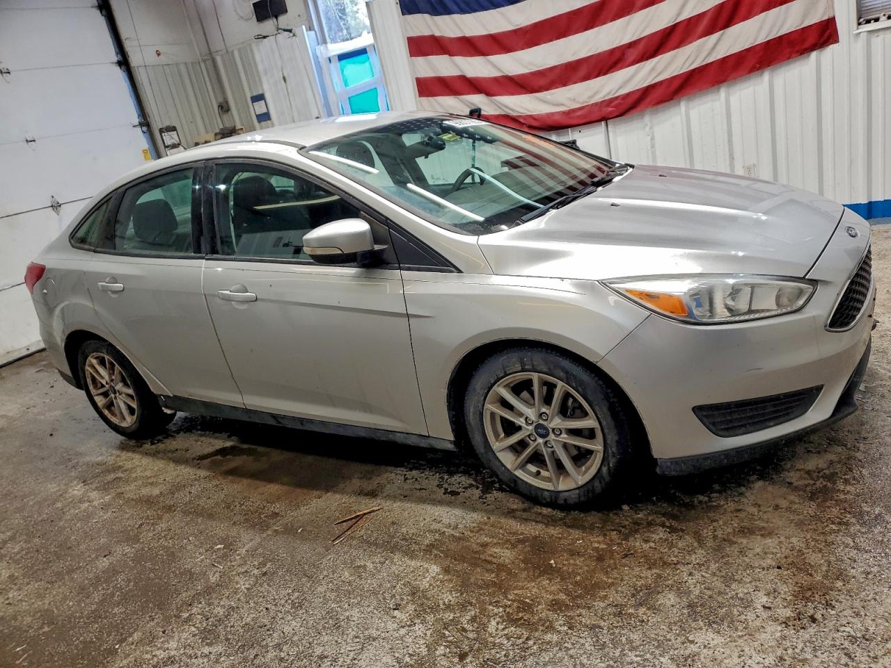 2017 FORD FOCUS SE photo 4