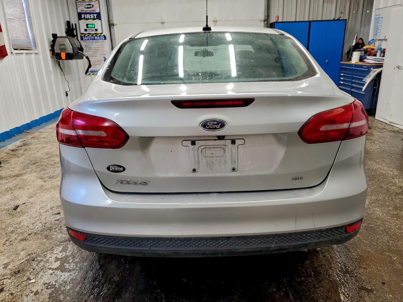 2017 FORD FOCUS SE photo 6